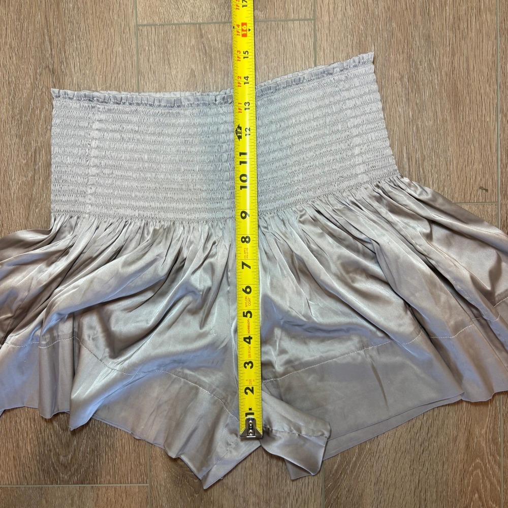 Natural Life Silver Satin Smocked Waist Ruffle Mini Skort Shorts Womens Small - Picture 9 of 9